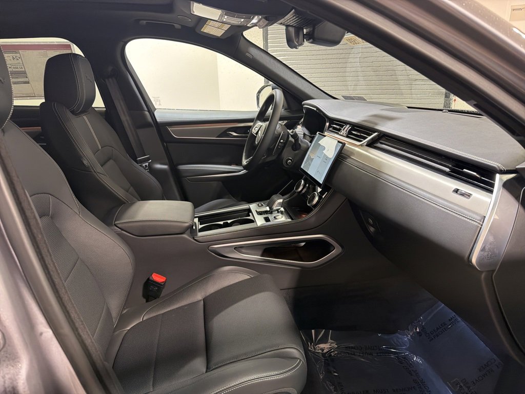 New 2026 Jaguar F-PACE R-Dynamic S image 25