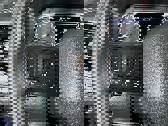 Certified 2025 Nissan Rogue SV image 11