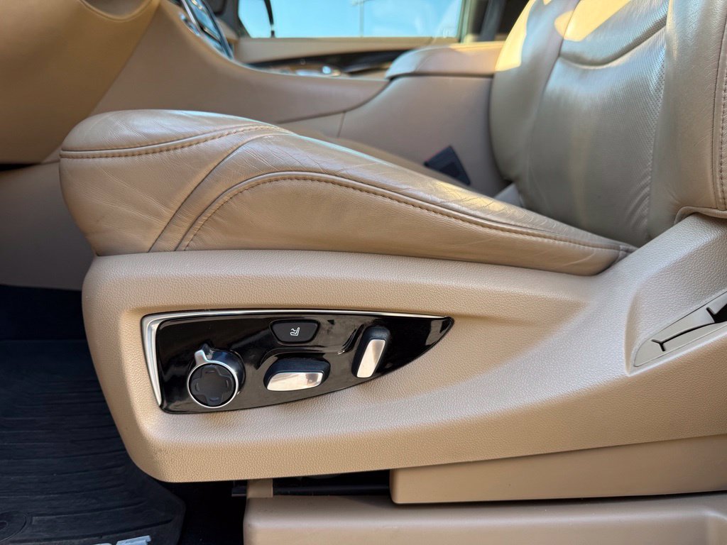 Used 2019 Cadillac Escalade Platinum AWD/4WD image 11