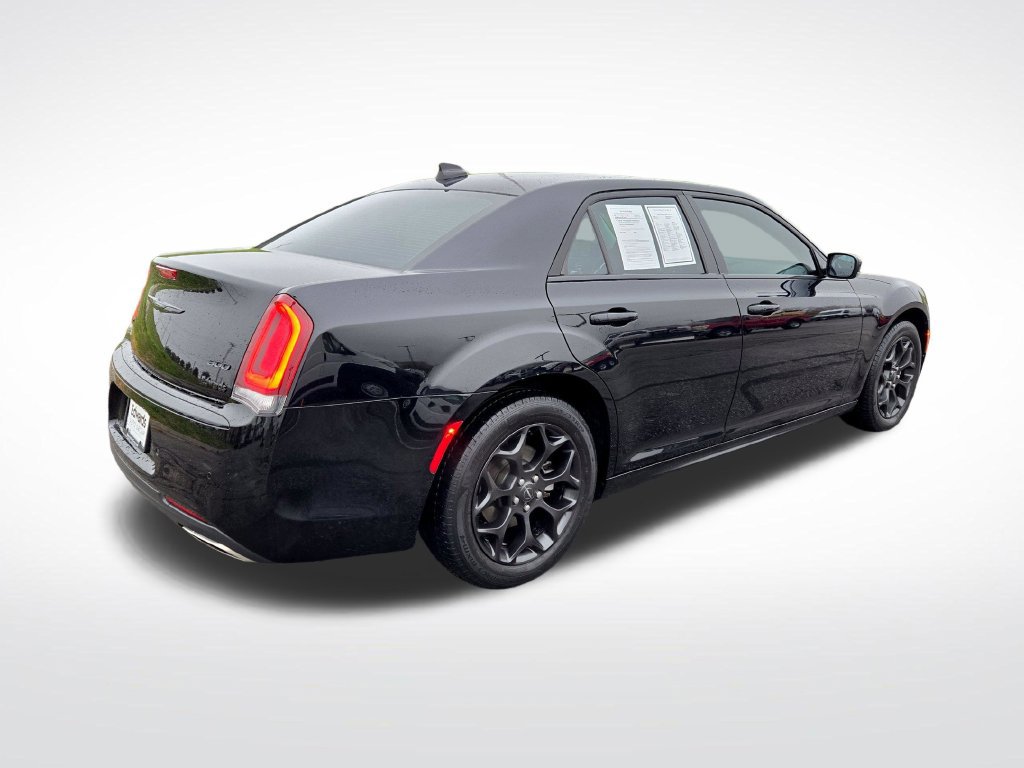 Used 2022 Chrysler 300 Touring L AWD/4WD image 3
