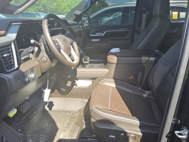 Used 2025 GMC Sierra 1500 Denali w/ Technology Package AWD/4WD image 4