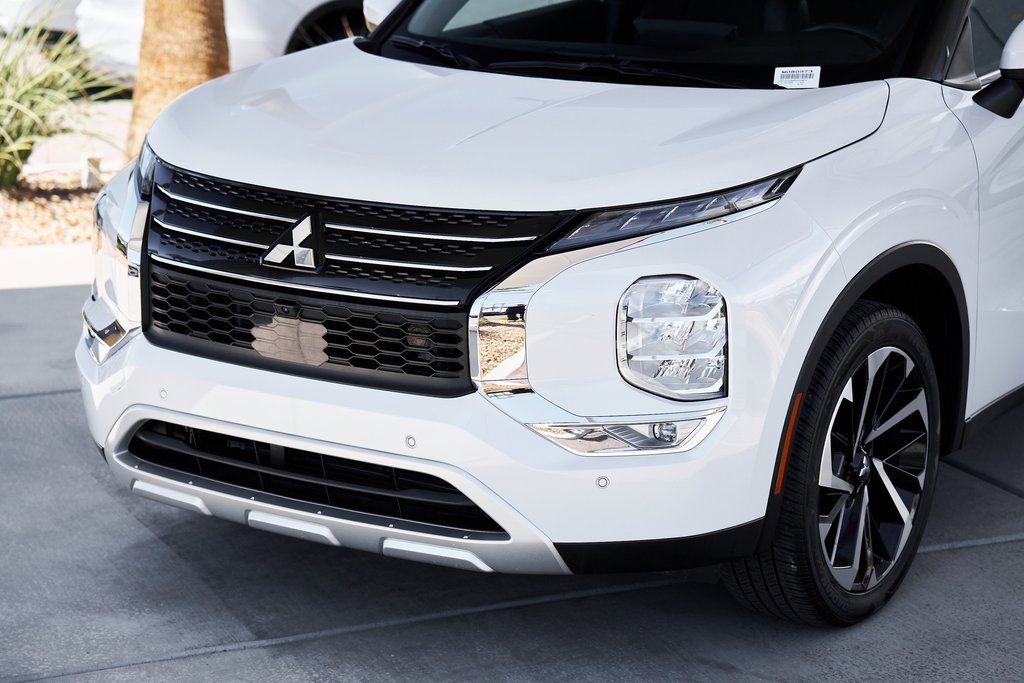 Used 2024 Mitsubishi Outlander SE image 5