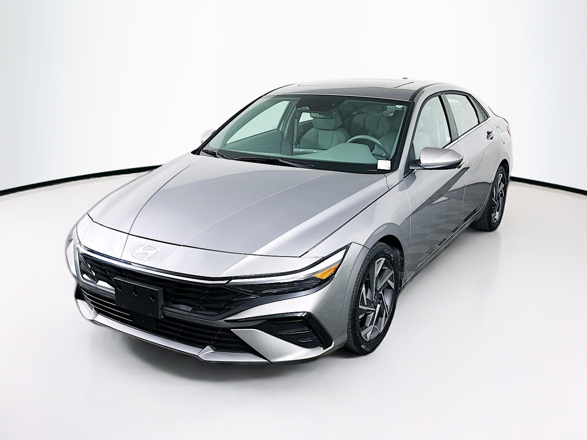 Used 2025 Hyundai Elantra SEL FWD image 3