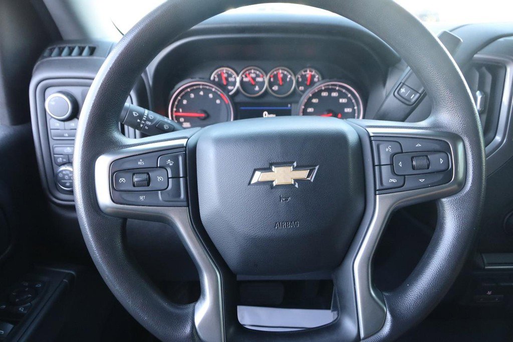 Used 2021 Chevrolet Silverado 2500 Custom w/ Custom Value Package image 9