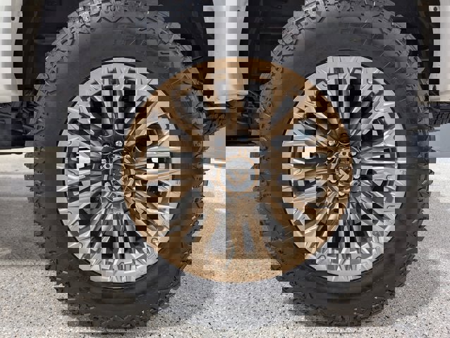 Used 2018 Ford F250 Platinum w/ Platinum Ultimate Package image 12