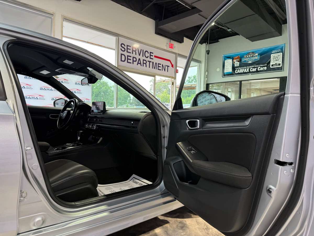 Used 2025 Honda Civic Sport image 46