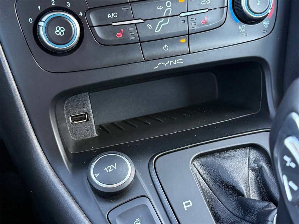 Used 2015 Ford Focus SE w/ Equipment Group 201A image 23