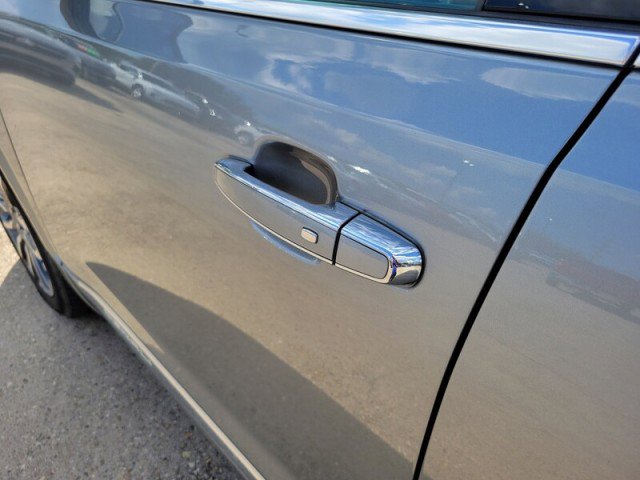 Used 2023 GMC Acadia Denali w/ Denali Ultimate Package image 12