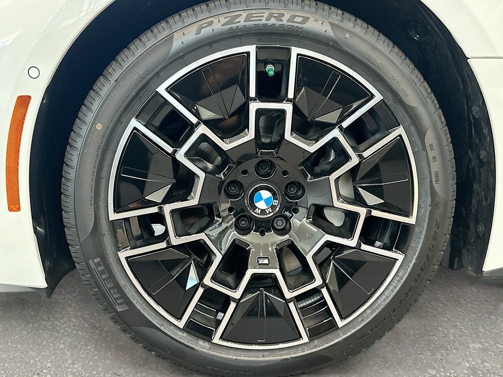 Used 2026 BMW i4 xDrive40i w/ M Sport Package AWD/4WD image 32