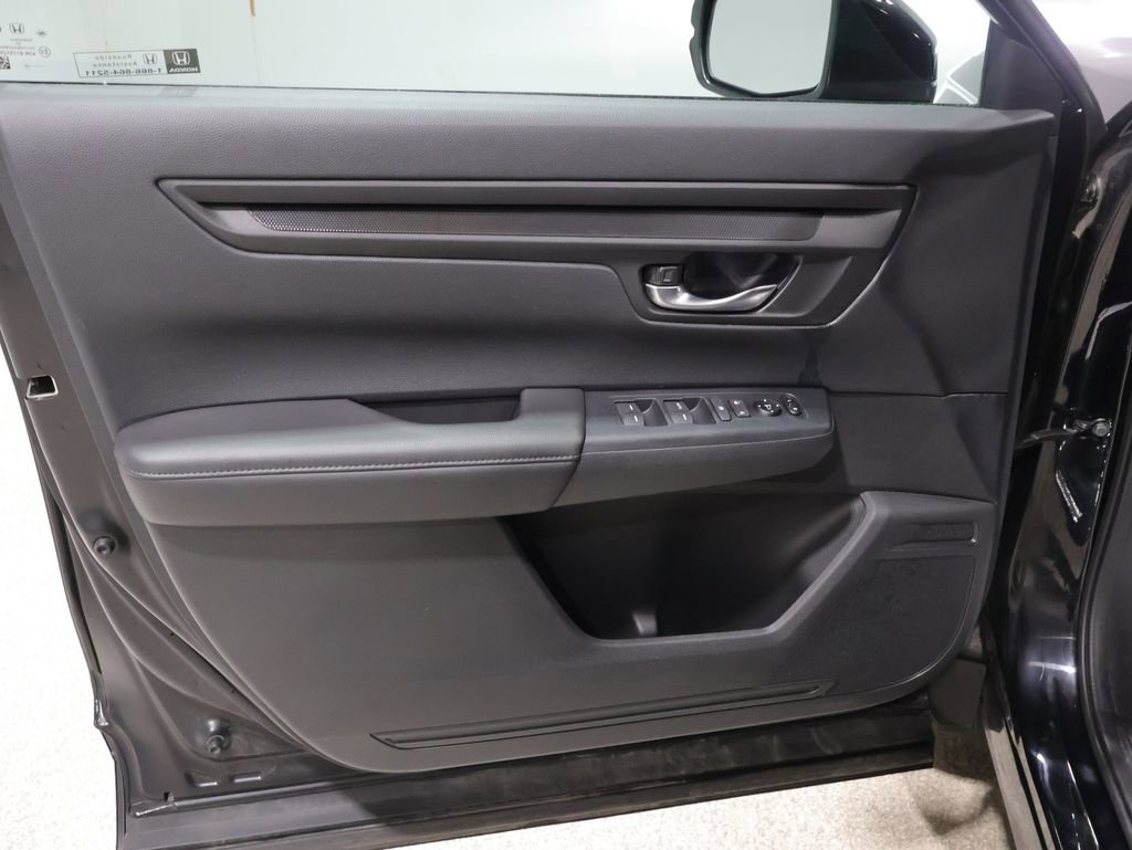 Used 2025 Honda CR-V LX image 13