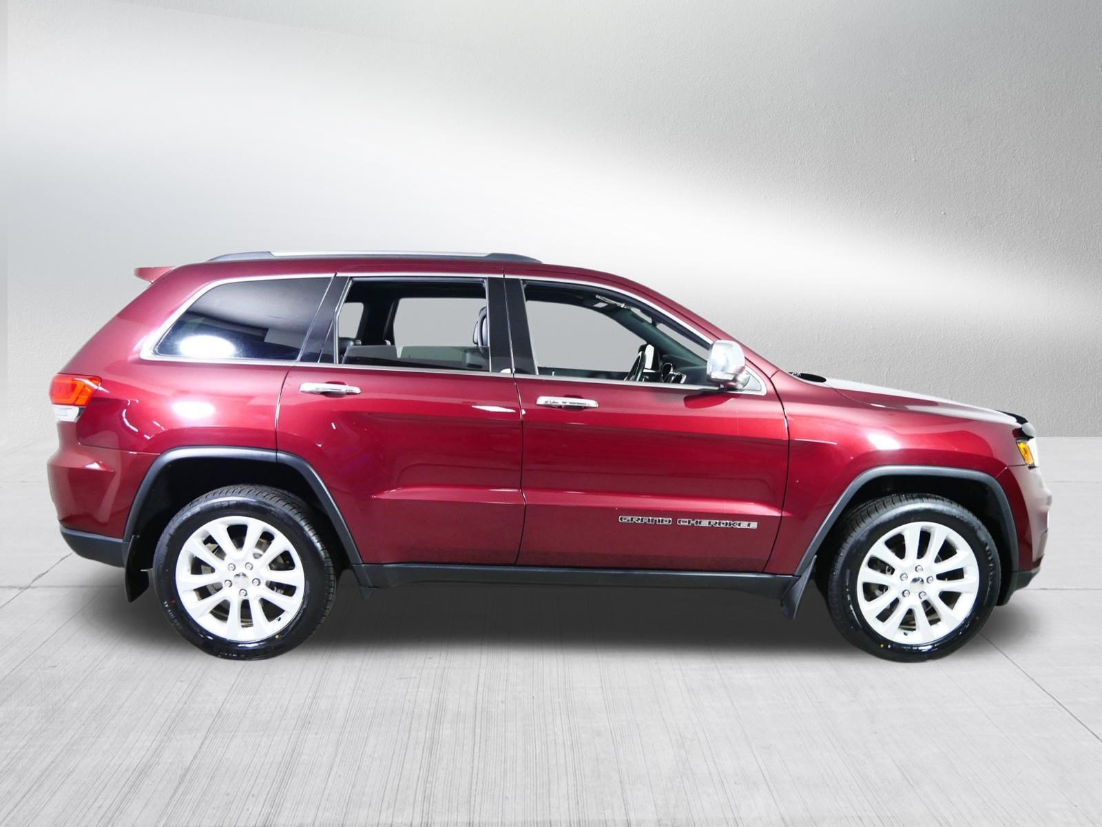 Used 2017 Jeep Grand Cherokee Limited w/ Luxury Group II AWD/4WD image 8