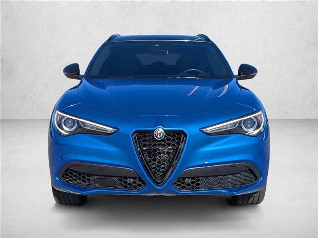 Used 2022 Alfa Romeo Stelvio Veloce video 2