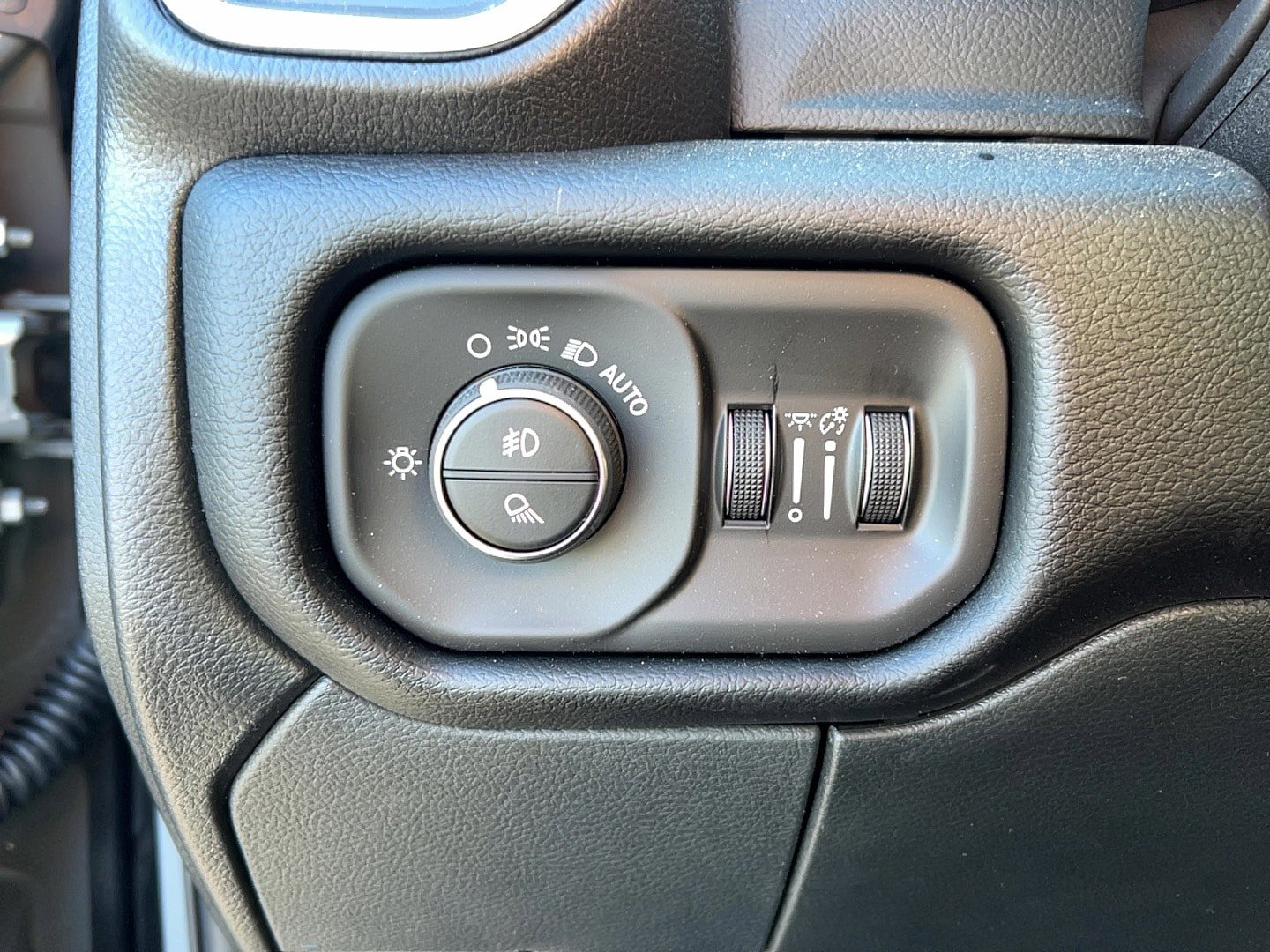 Used 2026 RAM 3500 Laramie w/ Night Edition AWD/4WD image 17