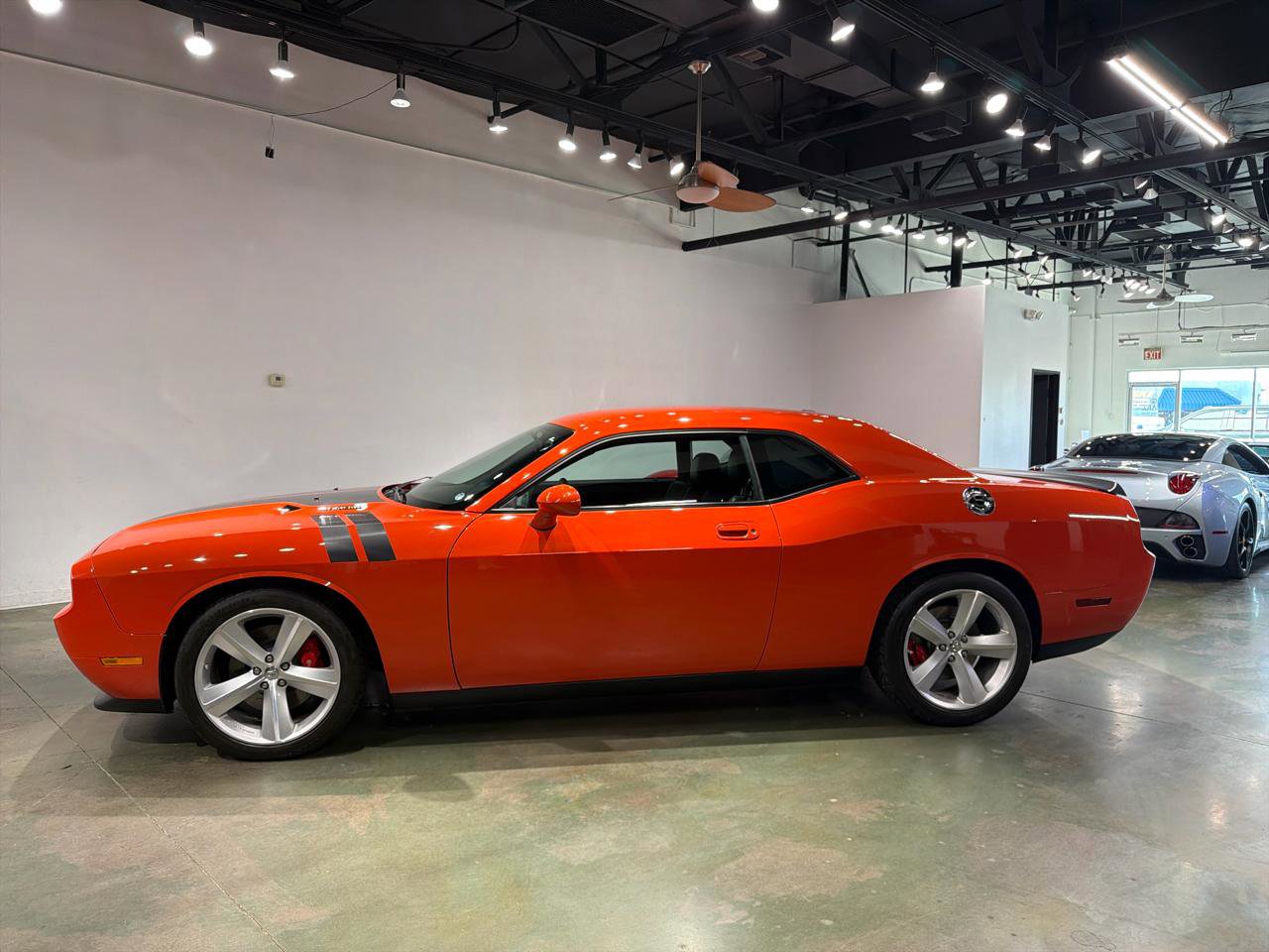 Used 2009 Dodge Challenger SRT8 w/ SRT Option Group II RWD image 5