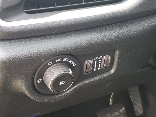 New 2026 Chrysler Pacifica Select w/ S Appearance Package FWD image 13