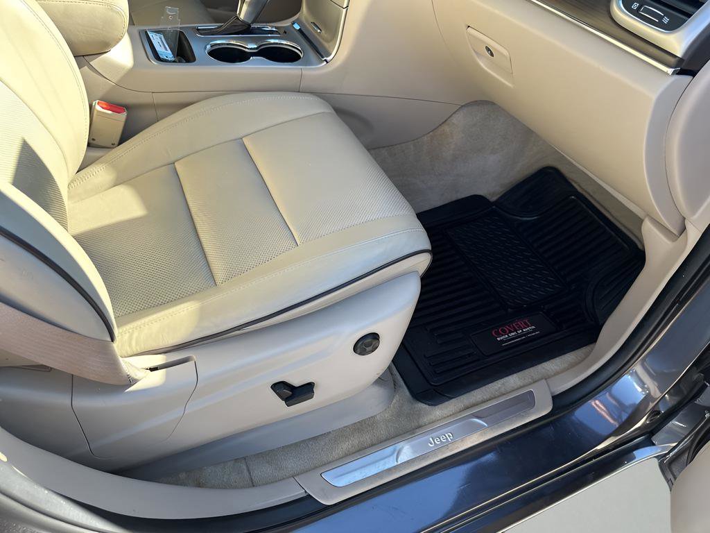 Used 2017 Jeep Grand Cherokee Overland image 15