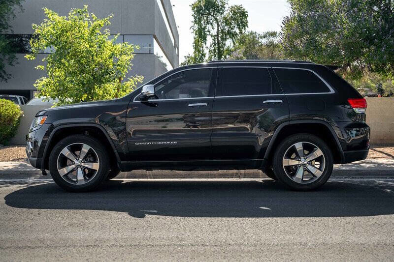 Used 2016 Jeep Grand Cherokee Limited image 2