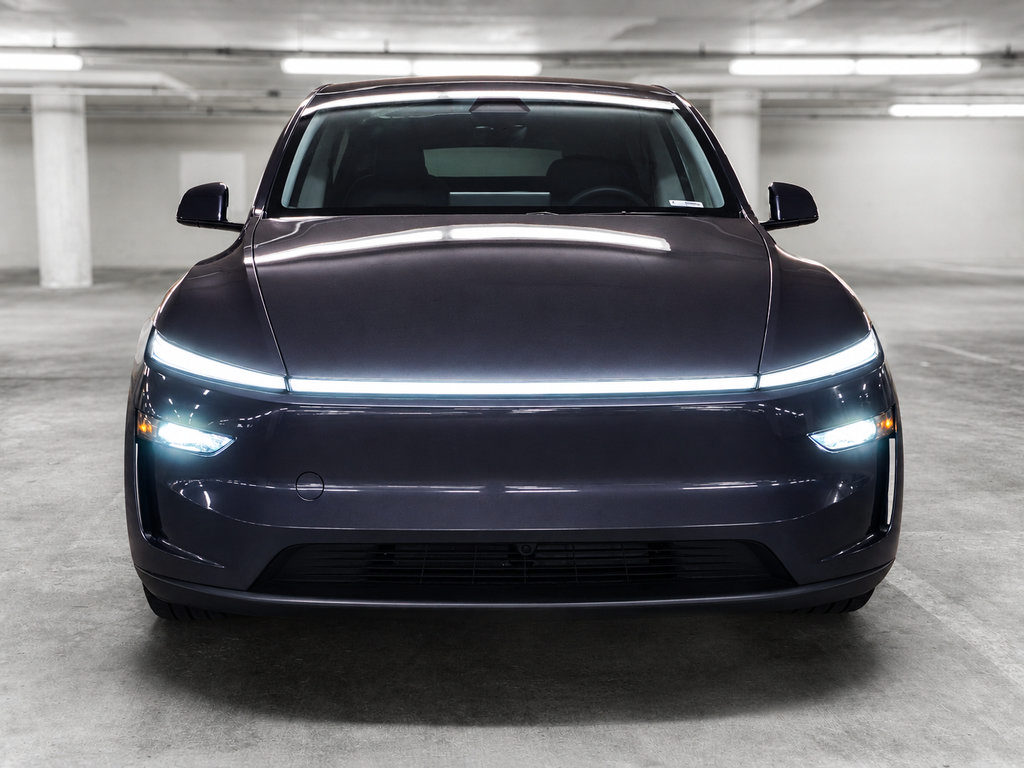 Used 2026 Tesla Model Y 2WD image 10