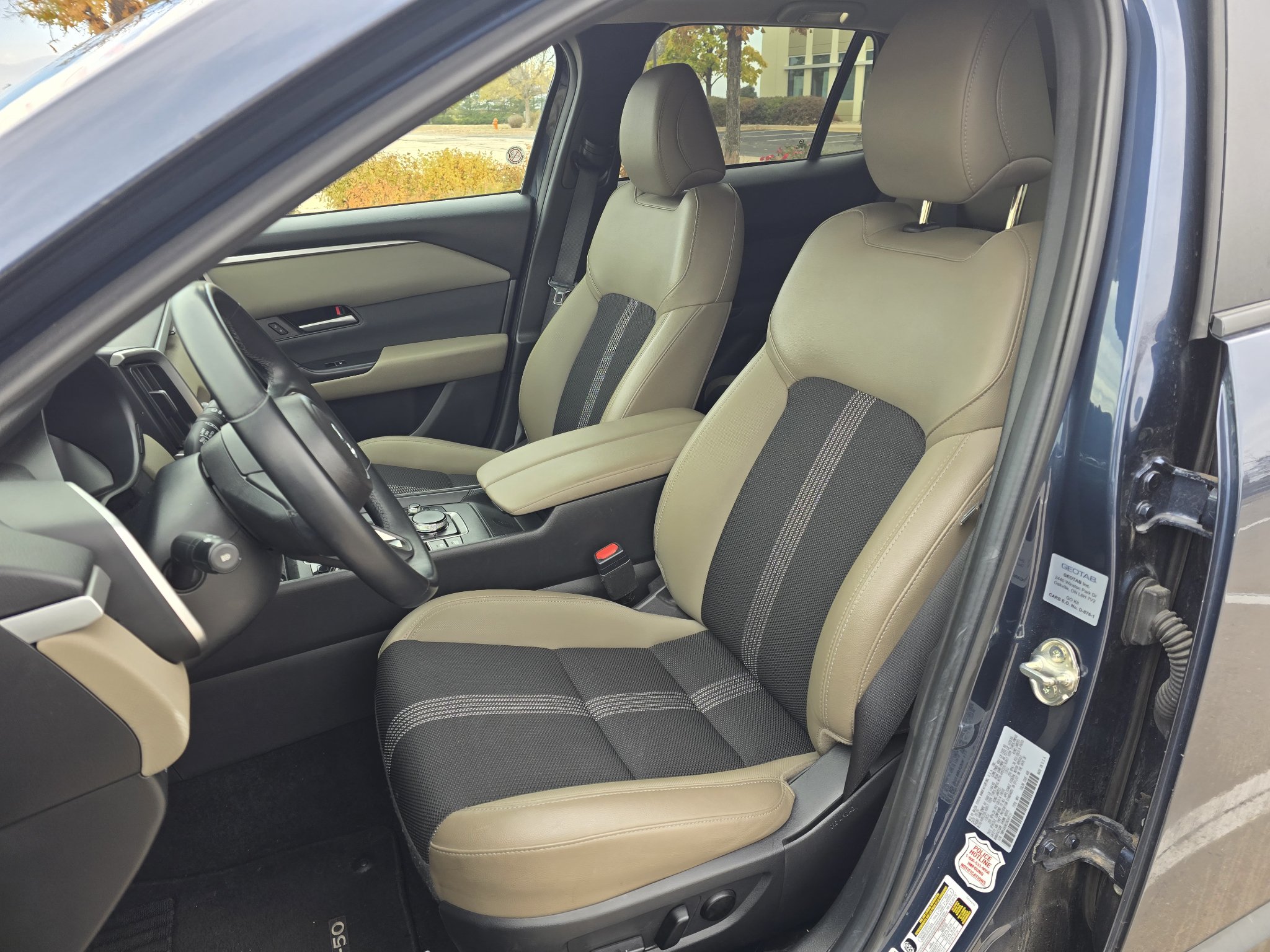 Used 2025 MAZDA CX-50 AWD 2.5 S w/ Premium Package image 12