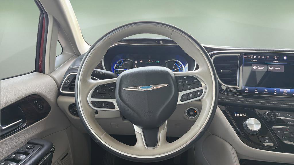 Used 2021 Chrysler Pacifica Limited w/ Uconnect Theater Family Group FWD image 9
