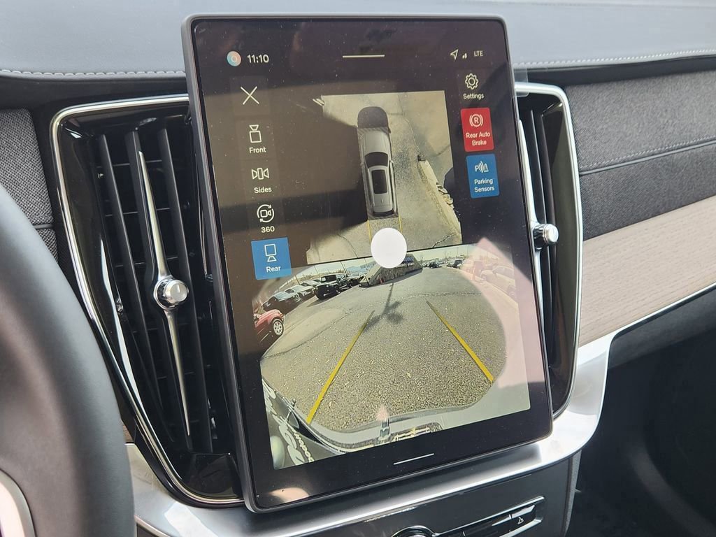 New 2026 Volvo XC90 B6 Plus w/ Protection Package image 14