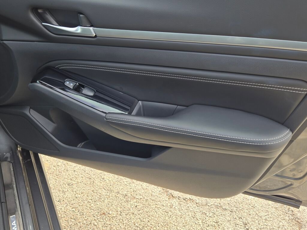 Used 2023 Nissan Altima 2.5 SL image 5