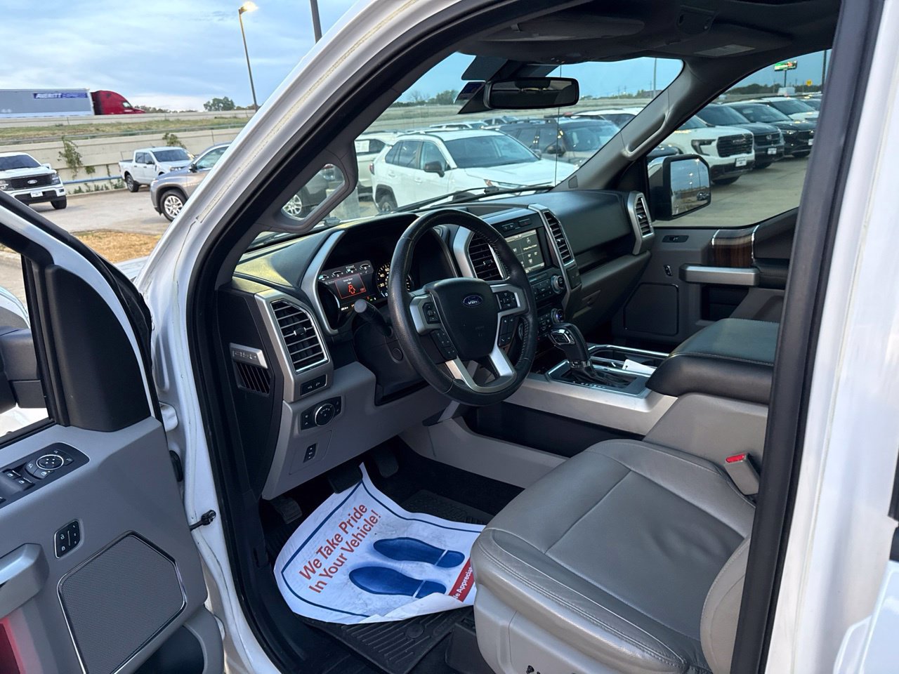 Used 2015 Ford F150 Lariat w/ Equipment Group 502A Luxury AWD/4WD image 20