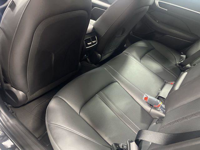 New 2025 Hyundai Sonata Limited image 32