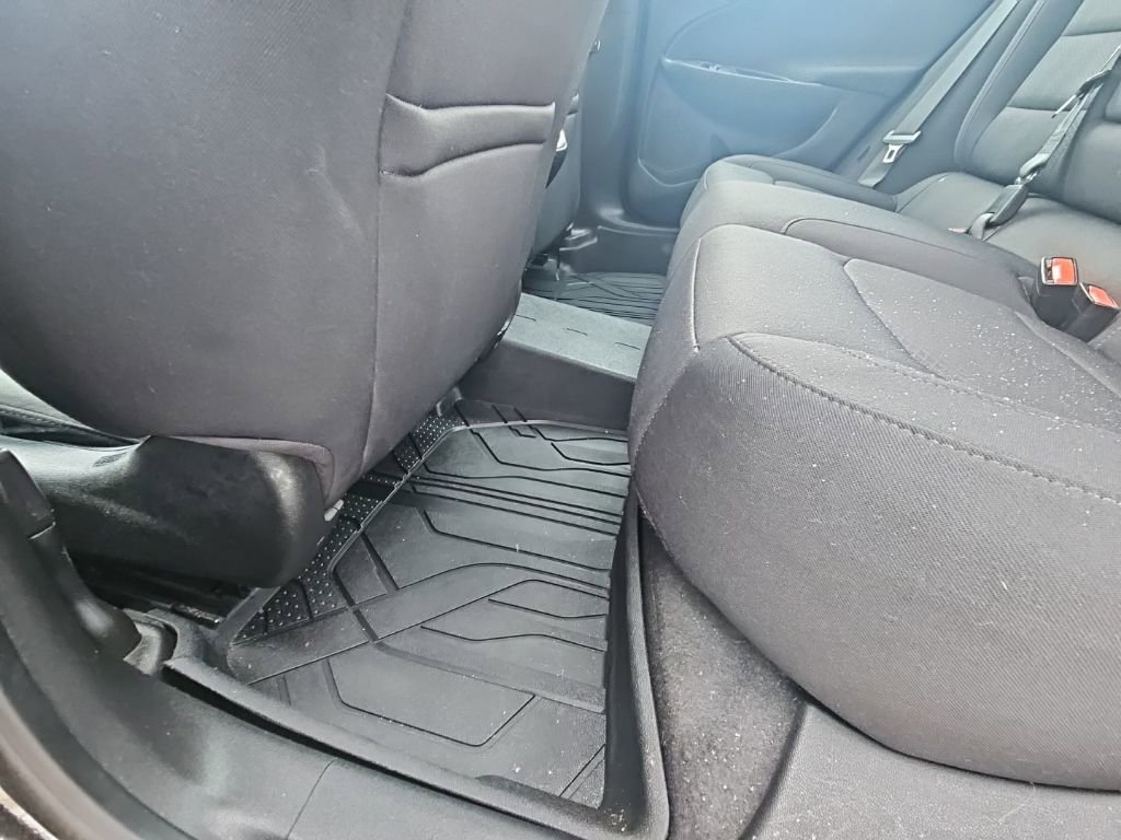 Used 2019 Chevrolet Malibu LT image 17