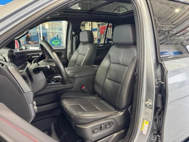 Used 2025 Chevrolet Tahoe RST w/ Comfort Package AWD/4WD image 25