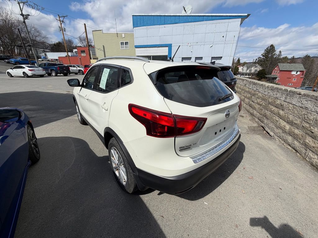 Used 2018 Nissan Rogue Sport SV w/ SV All-Weather Package image 3