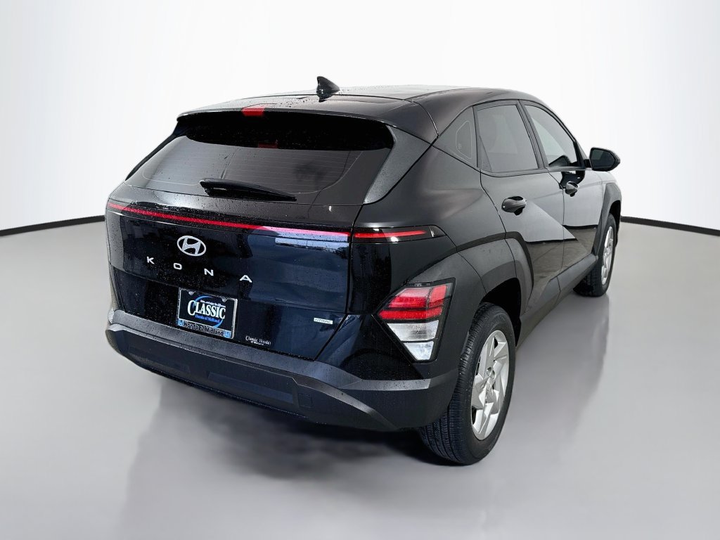 Used 2024 Hyundai Kona SE AWD/4WD image 7