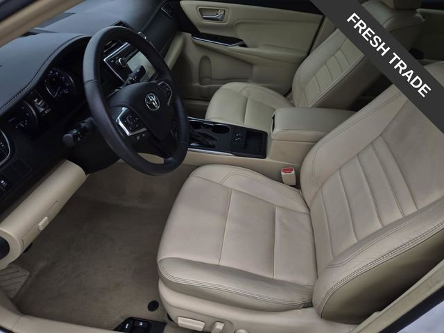 Used 2017 Toyota Camry XLE w/ Moonroof Package FWD image 19