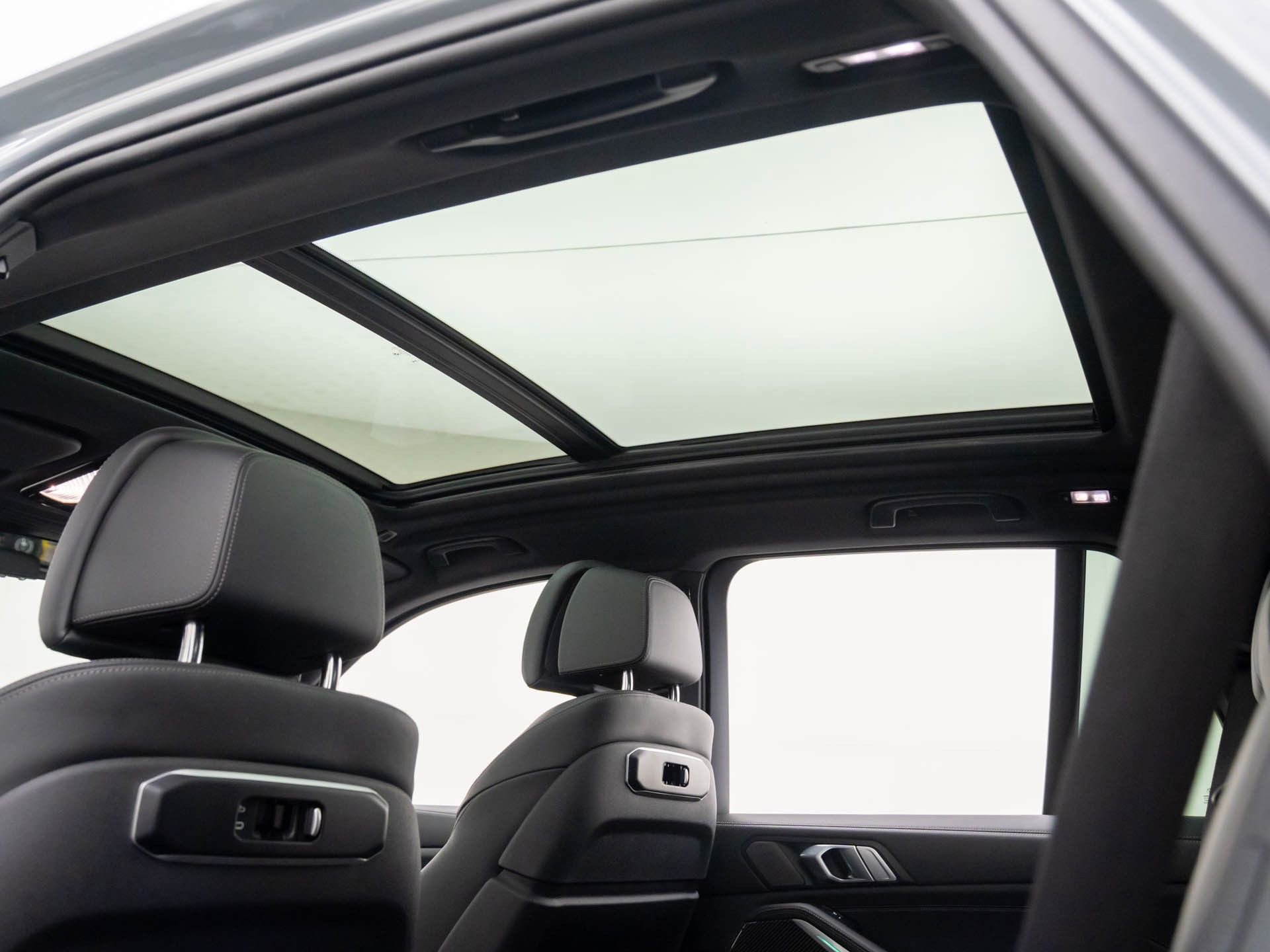 Certified 2024 BMW X5 M60i w/ Parking Assistance Package image 19