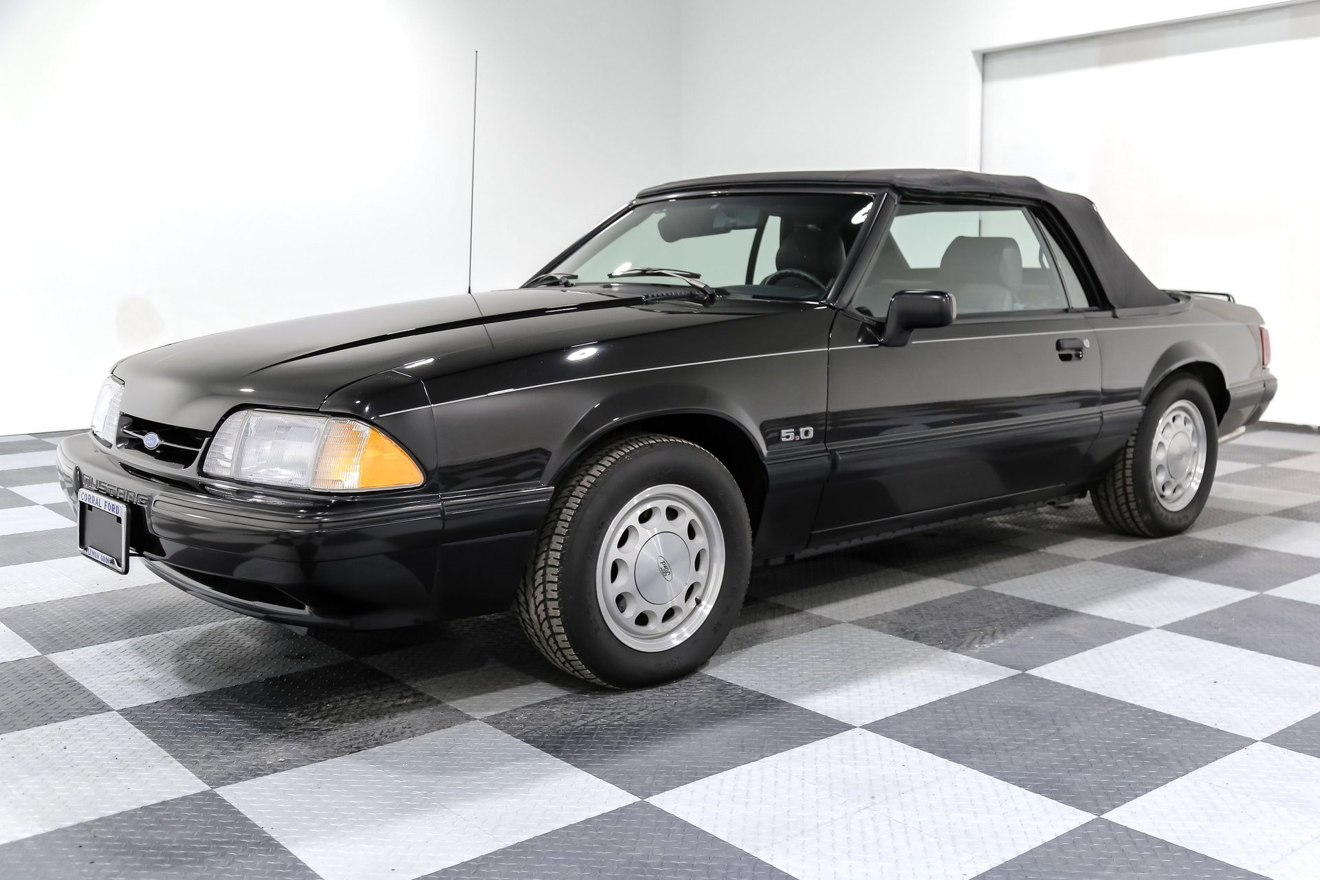 Used 1989 Ford Mustang LX RWD image 5