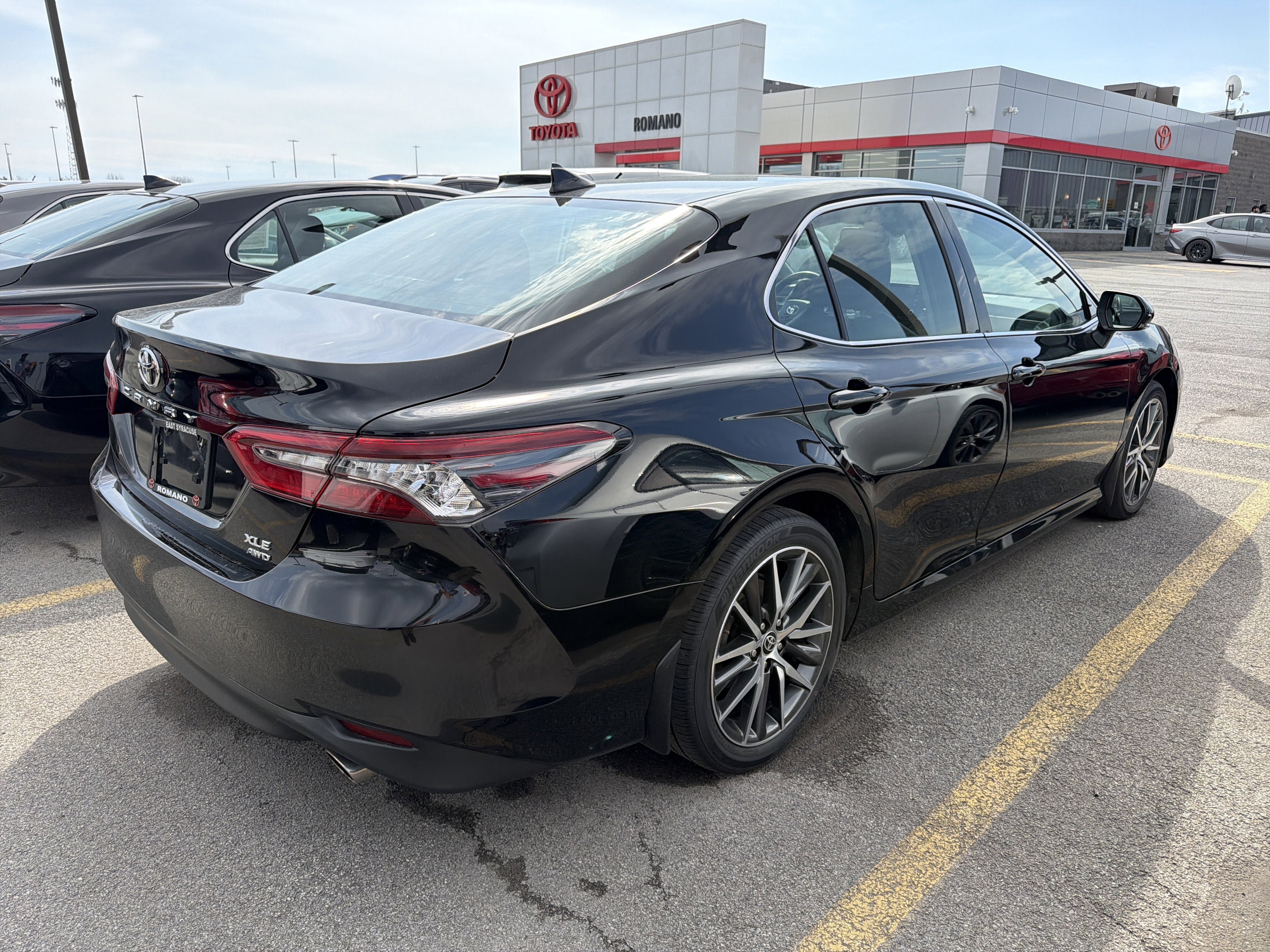 Used 2023 Toyota Camry XLE AWD/4WD image 7