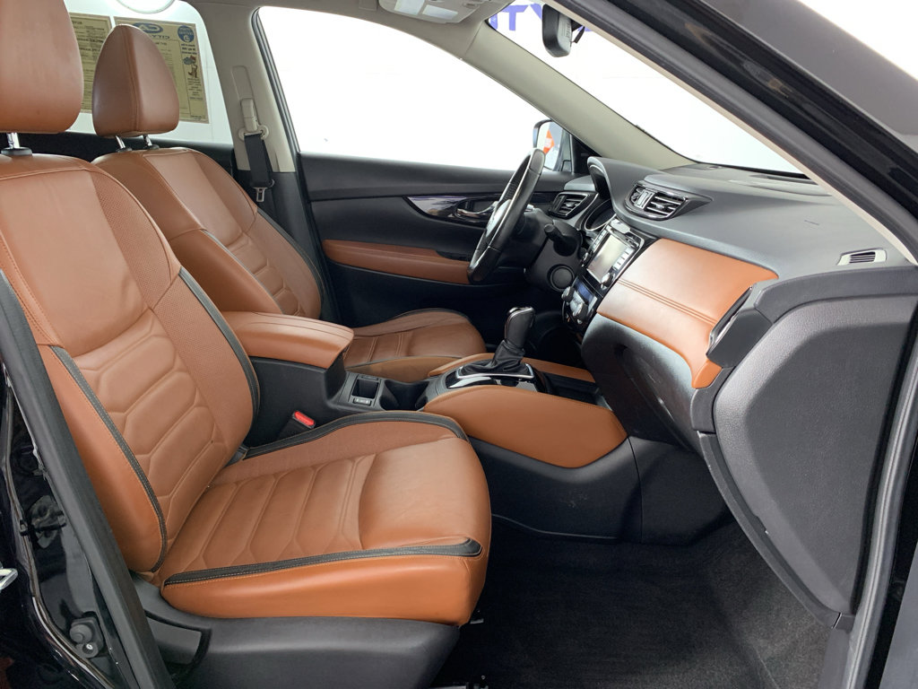 Used 2017 Nissan Rogue SL w/ SL Premium Package image 42