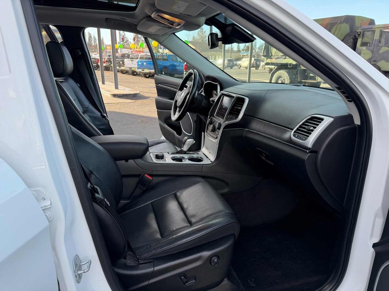 Used 2018 Jeep Grand Cherokee Summit image 12