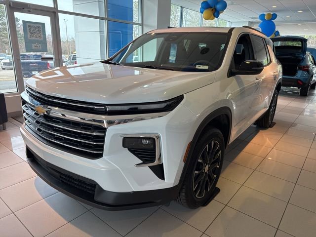 New 2026 Chevrolet Traverse LT w/ Sun and Wheel Package image 2