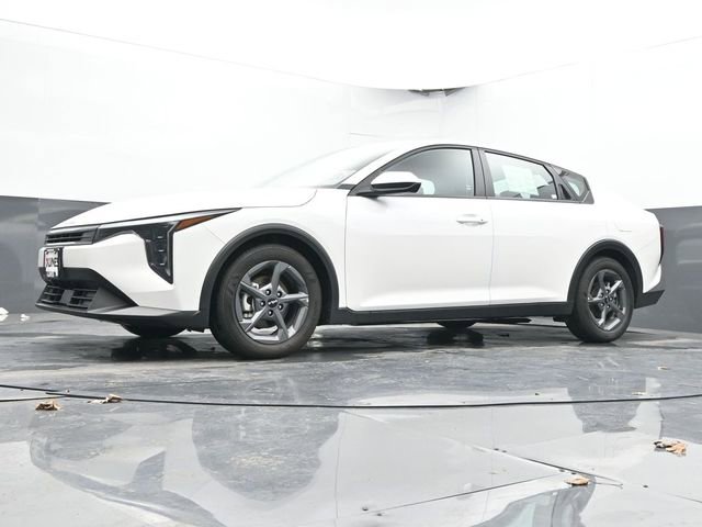 Used 2025 Kia K4 LXS image 44