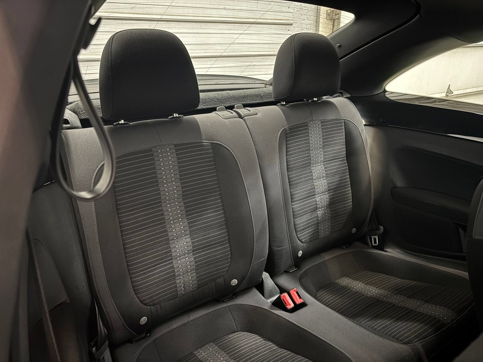 Used 2014 Volkswagen Beetle R-Line FWD image 28