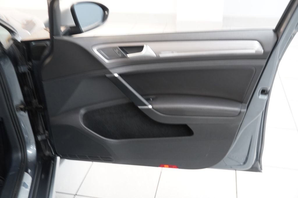 Used 2017 Volkswagen Golf Alltrack image 29