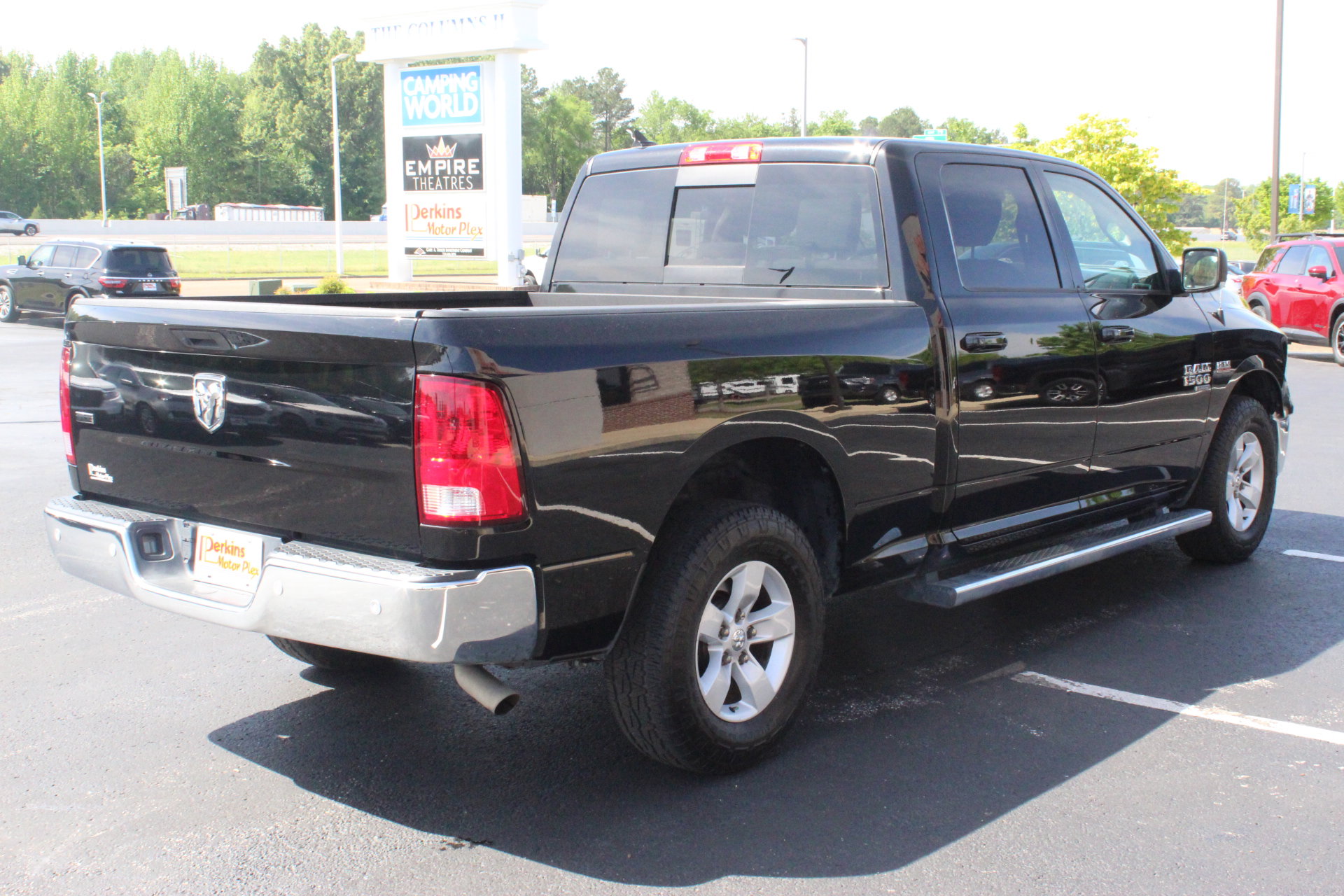 Used 2020 RAM 1500 Classic SLT w/ Luxury Group RWD image 6