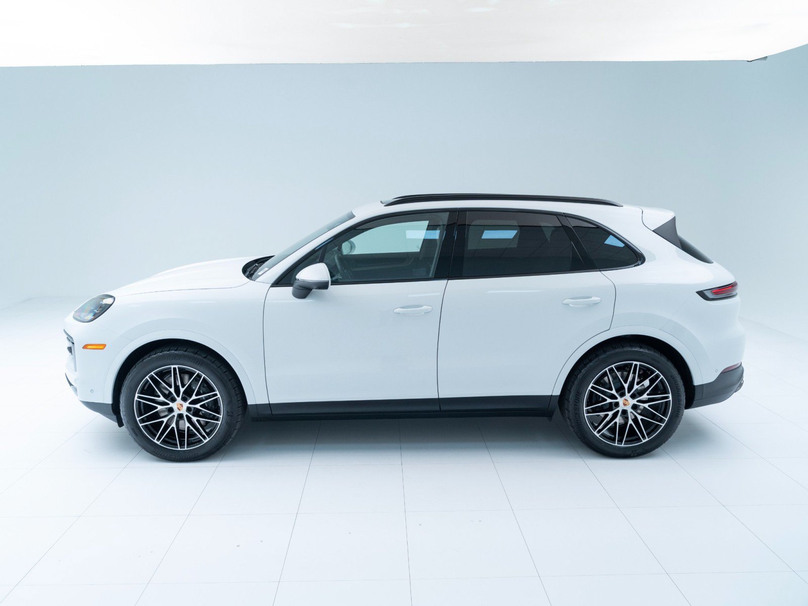 Used 2026 Porsche Cayenne AWD/4WD image 2