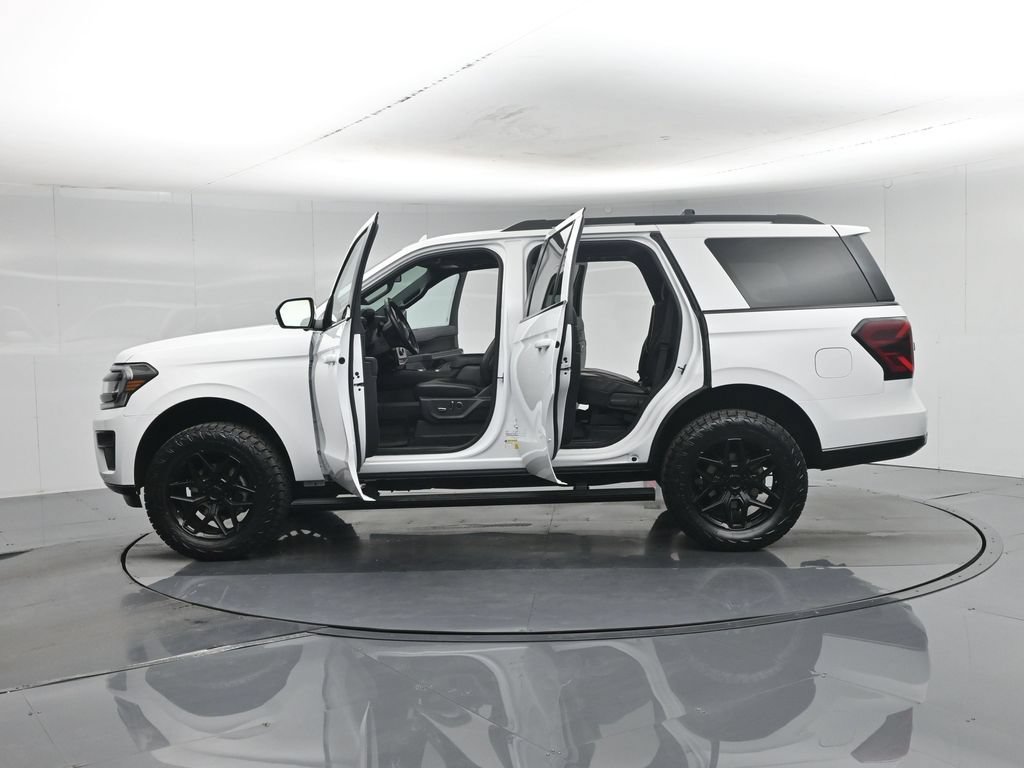 Used 2024 Ford Expedition Limited AWD/4WD image 4