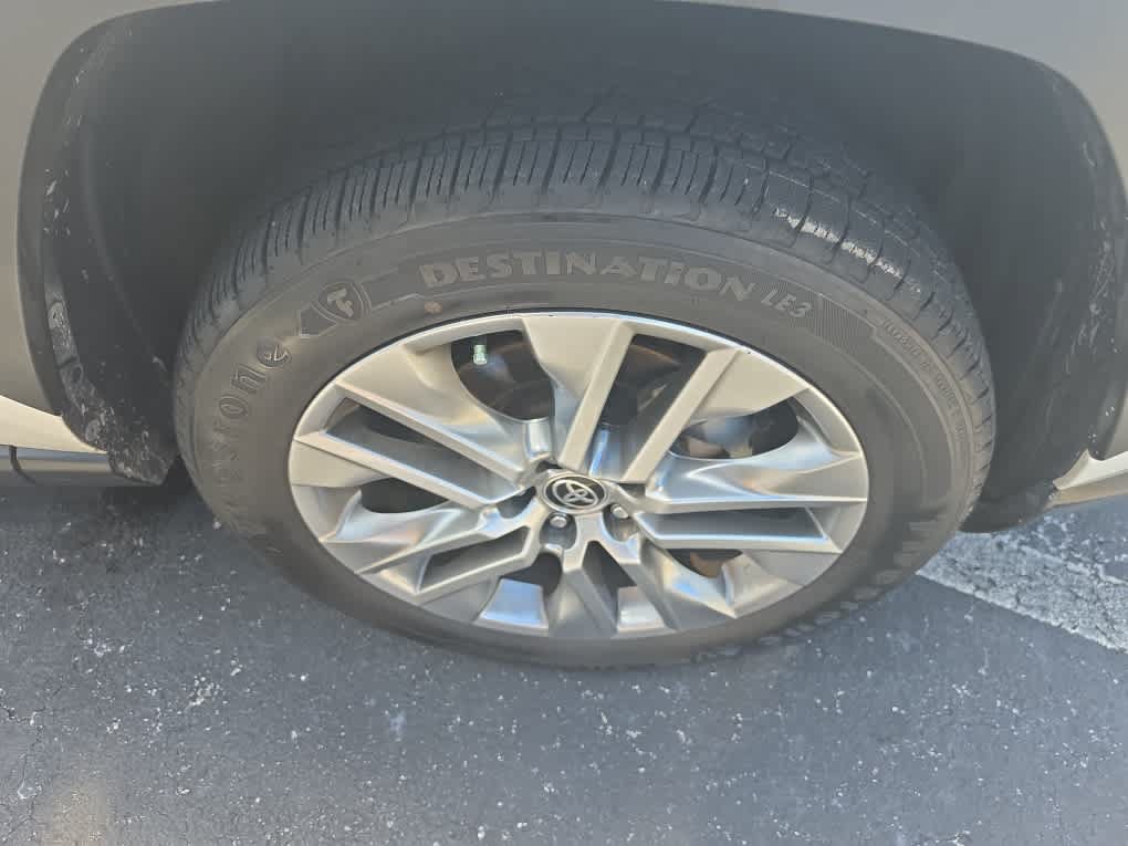 Used 2022 Toyota RAV4 XLE Premium FWD image 19
