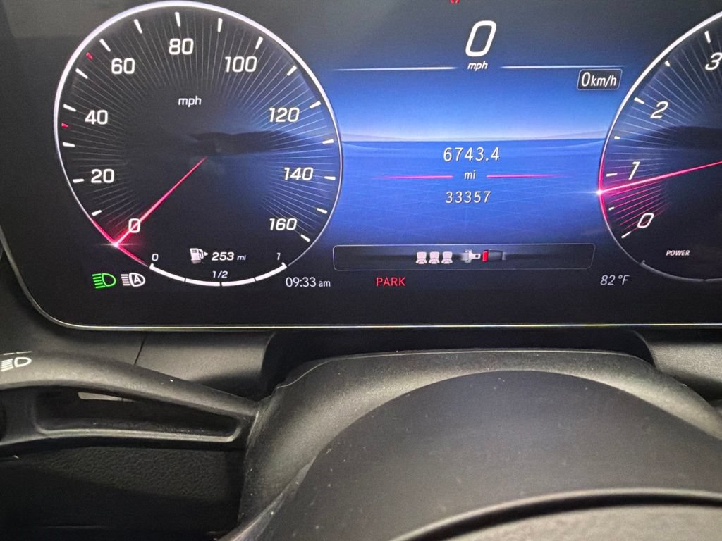 Used 2023 Mercedes-Benz GLC 300 4MATIC image 32