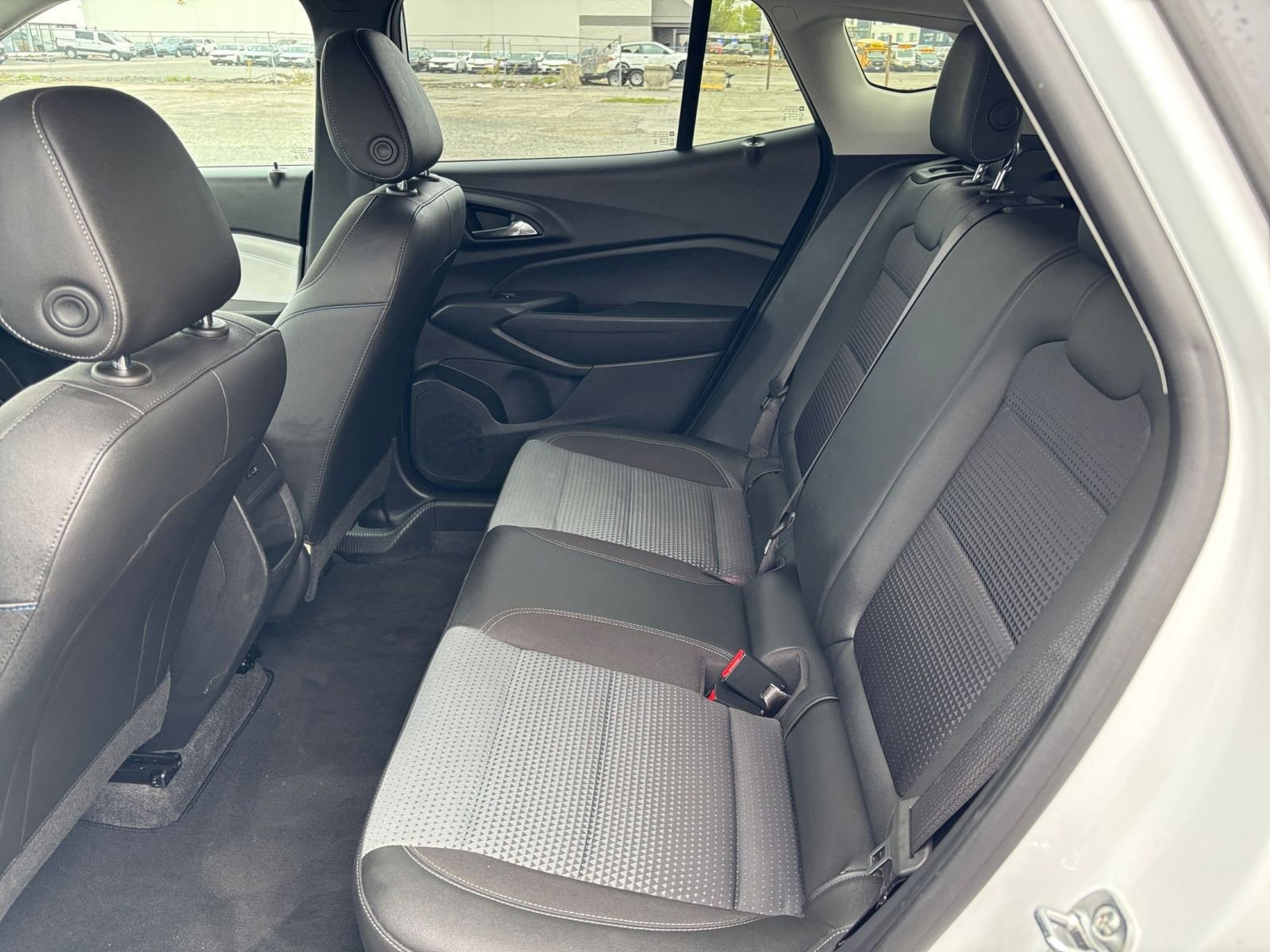 Used 2025 Chevrolet Trax LT FWD image 22