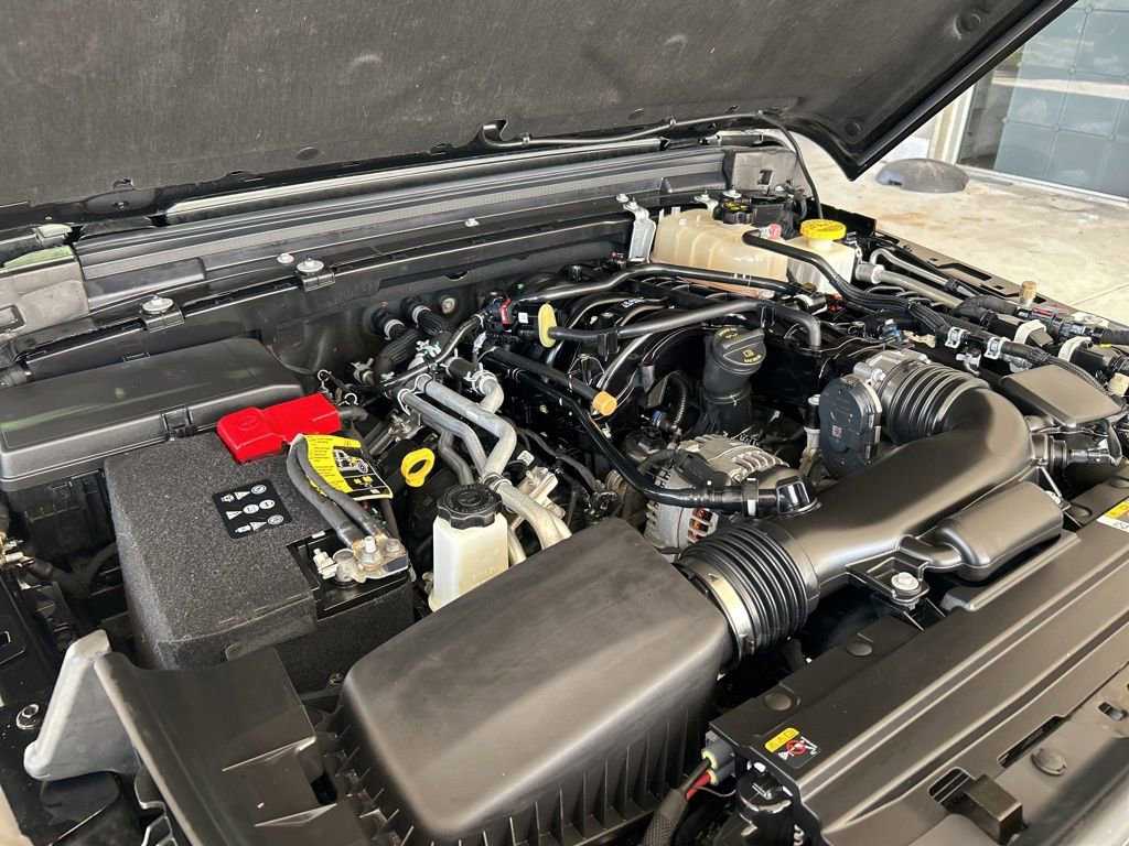 Used 2023 Jeep Gladiator Sport image 11