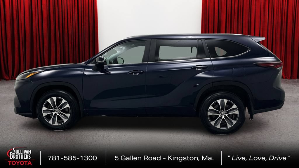 Used 2024 Toyota Highlander XLE AWD/4WD image 8